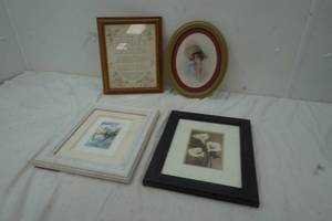 lot 373 image: Wall decor