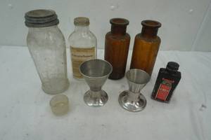 lot 379 image: Vintage bottles