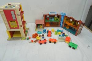 lot 381 image: Fisher Price , Playskool buildings