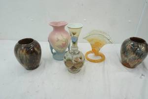 lot 384 image: Vases