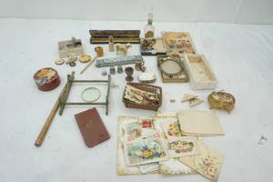 lot 391 image: vintage collectibles