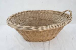 lot 395 image: Basket