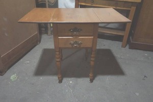 lot 432 image: table