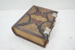 lot 433 image: Bible