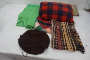 lot 439 image: Linens
