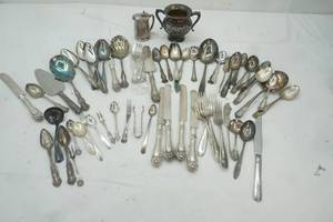 lot 441 image: Silverware