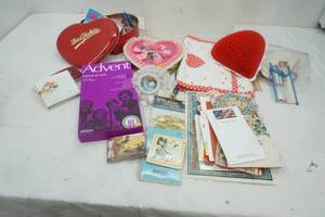 lot 444 image: Valentine tin, paper holiday decor