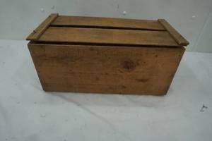 lot 448 image: Crate