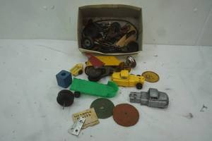 lot 453 image: Vintage toy parts