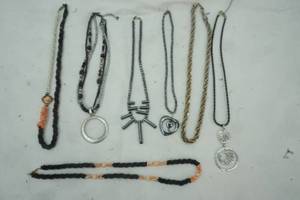 lot 487 image: Jewlery