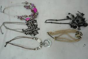 lot 488 image: Jewlery