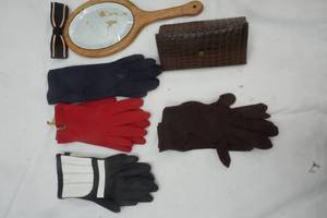 lot 496 image: Ladies dress gloves,