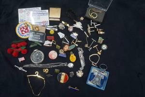 lot 499 image: Mens Jewlery