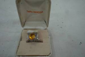 lot 518 image: Tara Vanessa ring
