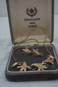 lot 520 image: jewlery