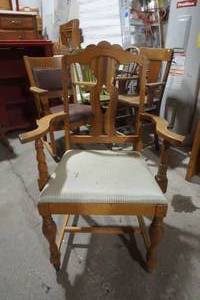 lot 542 image: captins chair