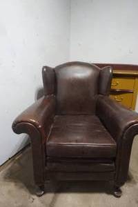 lot 548 image: upholstered arm chair
