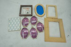 lot 156 image: Variety of New Small Picture Frames