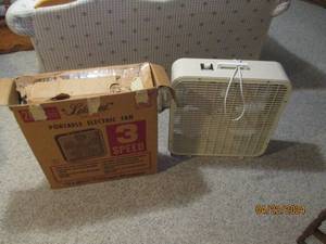 lot 76 image: Pair of 2-freestanding floor fans...