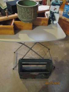 lot 132 image: Portable folding personal table and misc home decor