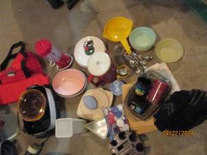lot 146 image: Assortment of Tupperware, dinnerware, flatware and other kitchen supplies in large lidded tote