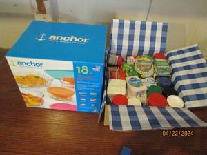 lot 149 image: New Anchor Hocking 18pc food storage set plus an assortment of pre-loved cooking spices