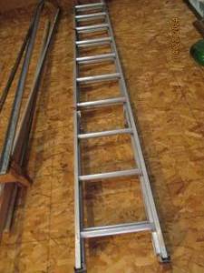 lot 162 image: Aluminum 20ft extension ladder...