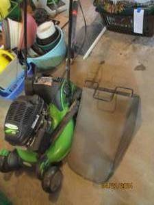 lot 9 image: Lawnboy self propelled gas push mower with Honda motor (pulls over on 1st or 2nd pull)