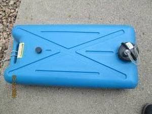 lot 179 image: 10-gallon portable water tank...