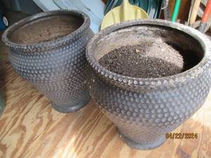 lot 182 image: Pair of heavy duty outdoor planters full of potting soil