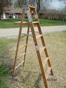 lot 183 image: Werner 6ft wood household step ladder