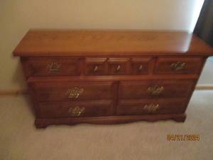 lot 23 image: 7-drawer ladies dresser with brass tone knobs and pulls approximately 581831