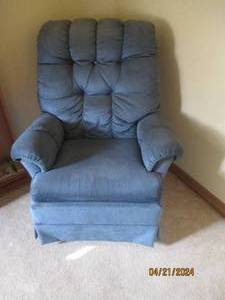 lot 24 image: Beautiful Blue Upholstered Tuffted Button back Rocking chair