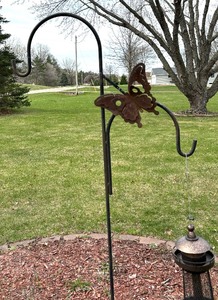 lot 204 image: Shepards Hook with Butterfly Accent and Bird Feeder