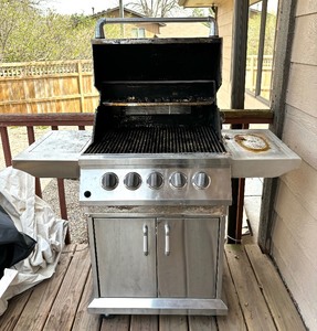 lot 215 image: Ducane Stainless Grill