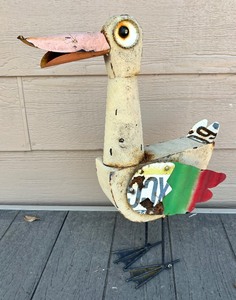 lot 154A image: License Plate Pals Yard Art Vintage Metal Duck Sculpture  Rustic Style Meal Duck Figurine