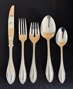 lot 236 image: Oneida Flatware Grouping