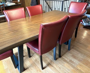 lot 2 image: Stylish Dining Room Table with Six Sleek Dining Chairs