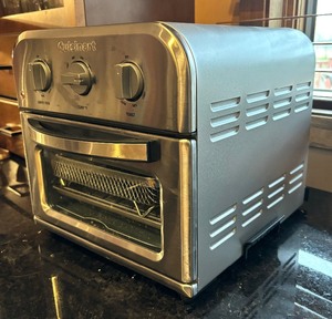 lot 250 image: Cuisinart Compact Airfare Toaster Oven