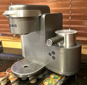 lot 251 image: Keurig K-Cafe K84 Coffee Machine with K-Cups and Organizer