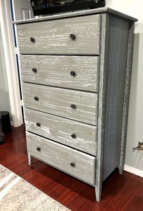 lot 12 image: Distressed Look 5 Drawer Dresser
