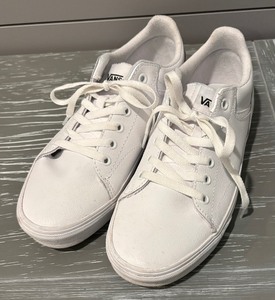 lot 101 image: White Vans Laced Shoes