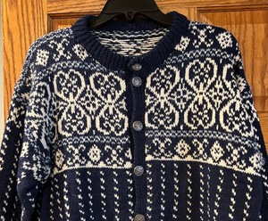 lot 115 image: Scandinavian Style Sweater