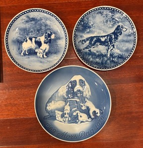 lot 129 image: Variety of Decorative Canine Themed Items