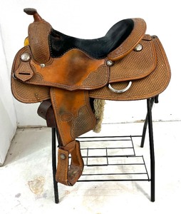 lot 19 image: Billy Royal Saddle with Stand  Horse Saddle