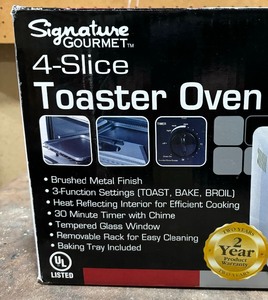 lot 289 image: New Signature Gourmet 4 Slice Toaster Oven Broiler