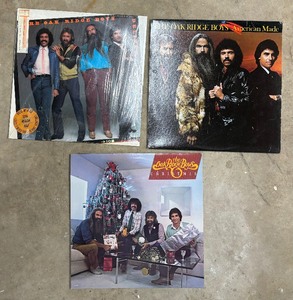 lot 334 image: 9 Oak Ridge Boys Record Albums