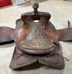 lot 342 image: Lovely Leather Saddle