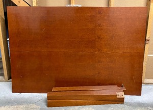 lot 26 image: Pretty Palliser Dining Table with 5 Chairs