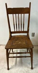 lot 373 image: Vintage Wooden Chair